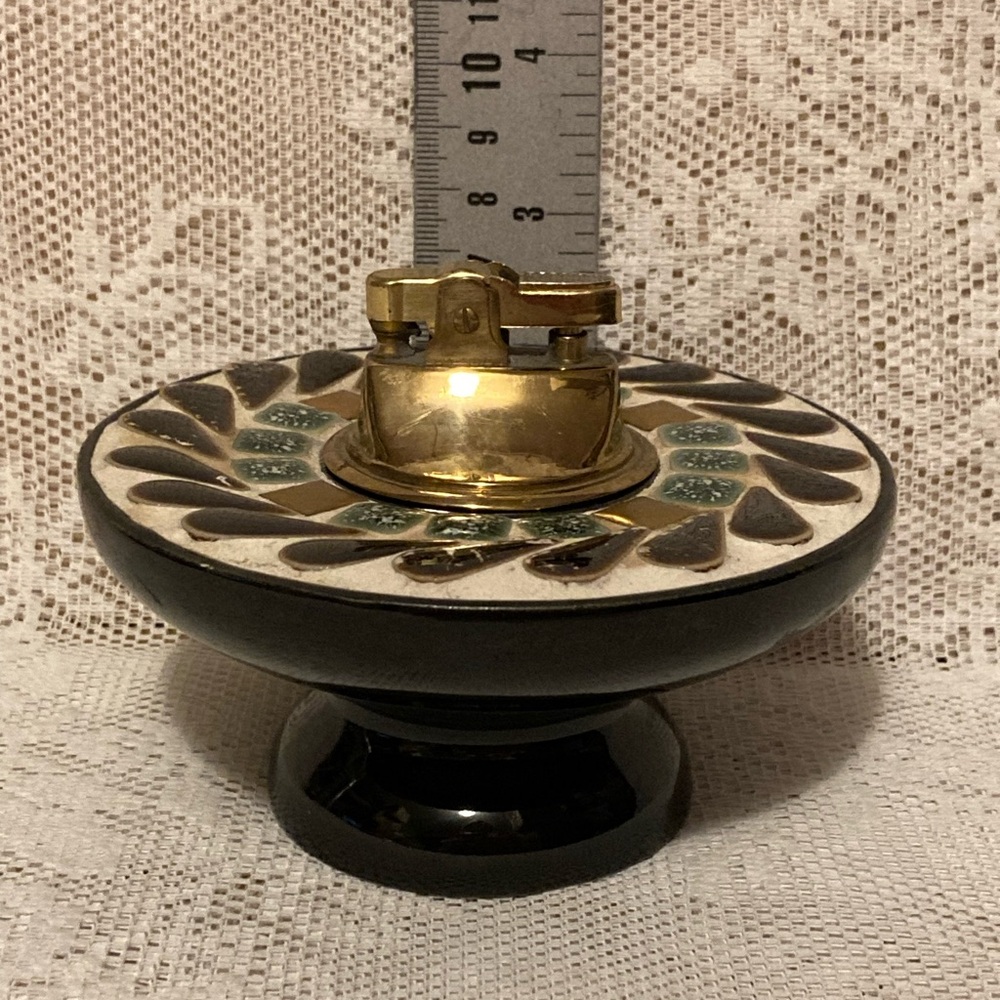 Vintage Ceramic Table Lighter with Gold Accents - Picture 4 of 8